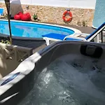 Luisa Anabela Piscine Et Jacuzzi Only Family *